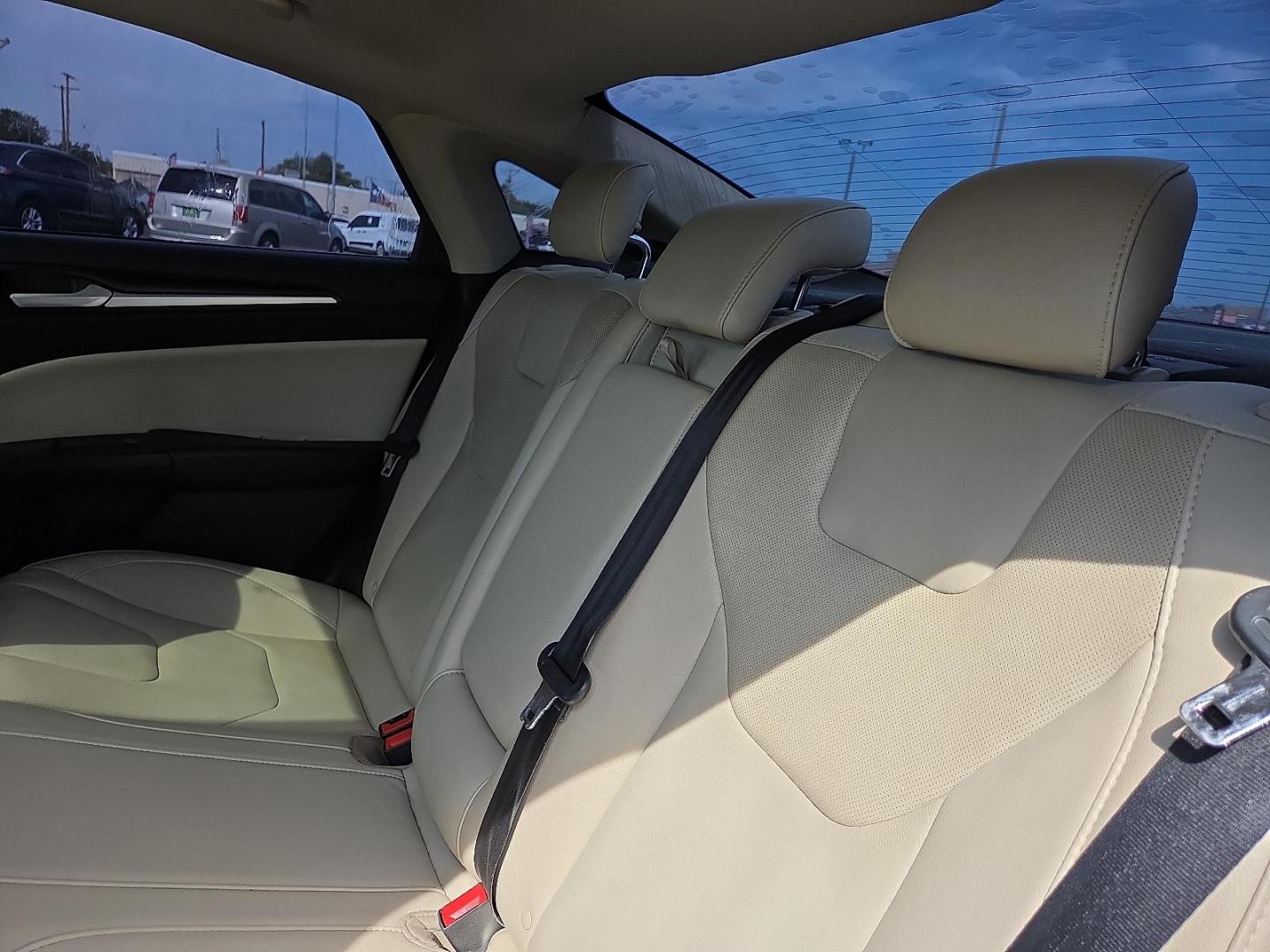2018 Magnetic Metallic - J7 /Medium Soft Ceramic - CM Ford Fusion Titanium (3FA6P0D98JR) with an EcoBoost 2L I-4 gasoline direct injection, DOHC, variable valve control, intercooled turbo, regular unleaded, engine with 231HP engine, located at 4711 Ave Q, Lubbock, TX, 79412, (806) 687-2362, 33.551304, -101.855293 - Photo#20