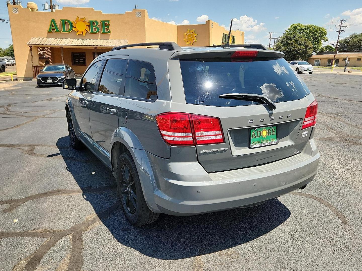 2020 GRAY Dodge Journey SE Value (3C4PDCABXLT) with an Tigershark MultiAir 2.4L I-4 DOHC, VVT variable valve control, regular unleaded, engine with 173HP engine, located at 4711 Ave Q, Lubbock, TX, 79412, (806) 687-2362, 33.551304, -101.855293 - Photo#2