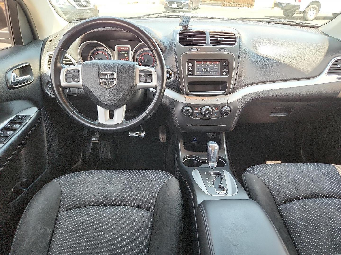 2020 GRAY Dodge Journey SE Value (3C4PDCABXLT) with an Tigershark MultiAir 2.4L I-4 DOHC, VVT variable valve control, regular unleaded, engine with 173HP engine, located at 4711 Ave Q, Lubbock, TX, 79412, (806) 687-2362, 33.551304, -101.855293 - Photo#9