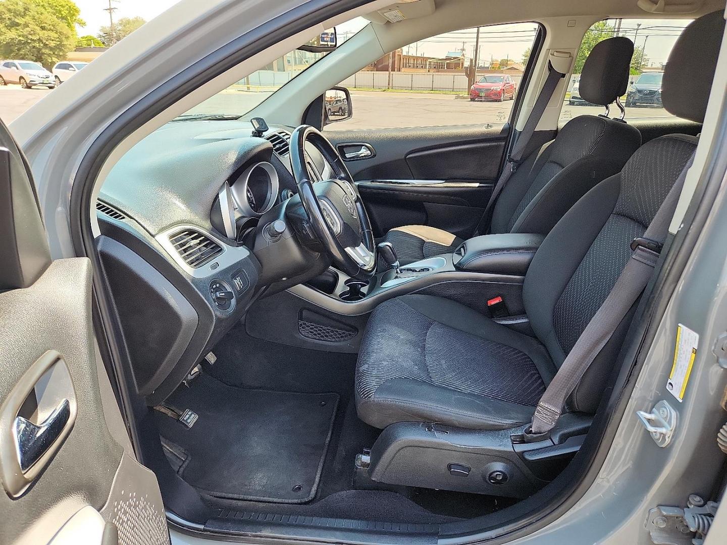 2020 GRAY Dodge Journey SE Value (3C4PDCABXLT) with an Tigershark MultiAir 2.4L I-4 DOHC, VVT variable valve control, regular unleaded, engine with 173HP engine, located at 4711 Ave Q, Lubbock, TX, 79412, (806) 687-2362, 33.551304, -101.855293 - Photo#10