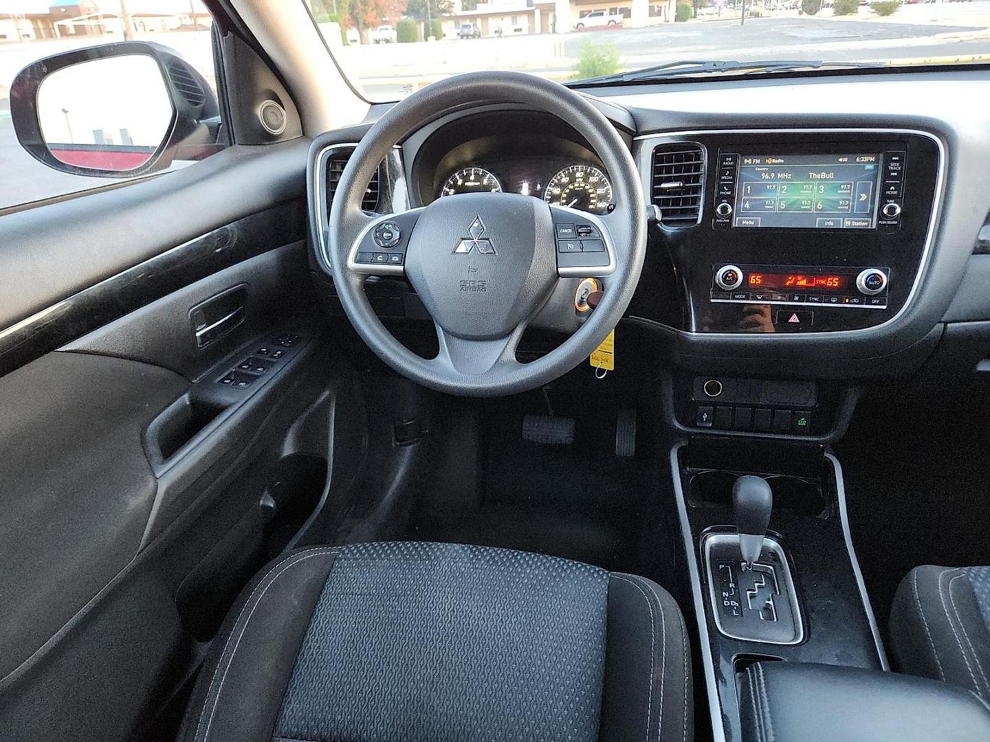 2020 RED Mitsubishi Outlander ES 2.4 (JA4AD2A31LZ) with an 2.4L I-4 MIVEC variable valve control, regular unleaded, engine with 166HP engine, located at 4711 Ave Q, Lubbock, TX, 79412, (806) 687-2362, 33.551304, -101.855293 - Photo#10