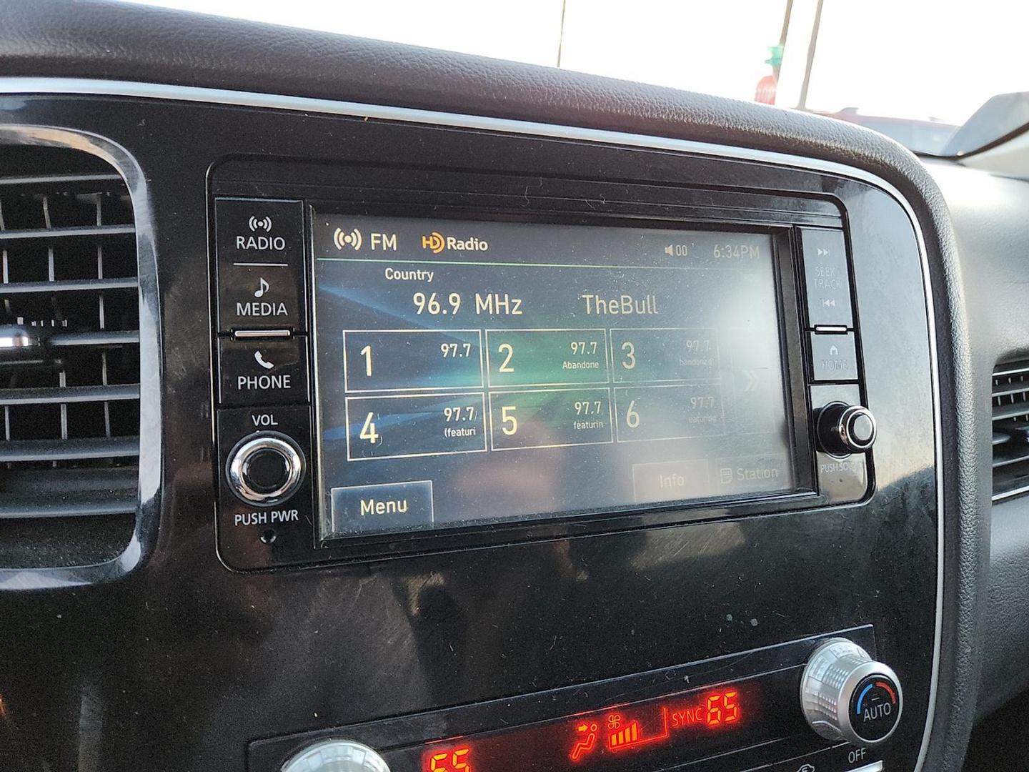 2020 RED Mitsubishi Outlander ES 2.4 (JA4AD2A31LZ) with an 2.4L I-4 MIVEC variable valve control, regular unleaded, engine with 166HP engine, located at 4711 Ave Q, Lubbock, TX, 79412, (806) 687-2362, 33.551304, -101.855293 - Photo#17