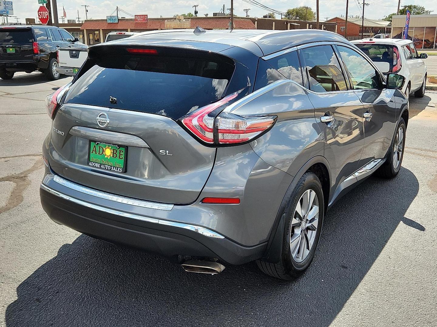 2015 GRAY Nissan Murano SL (5N1AZ2MG8FN) with an 3.5L V-6 DOHC, variable valve control, regular unleaded, engine with 260HP engine, located at 4711 Ave Q, Lubbock, TX, 79412, (806) 687-2362, 33.551304, -101.855293 - Photo#3
