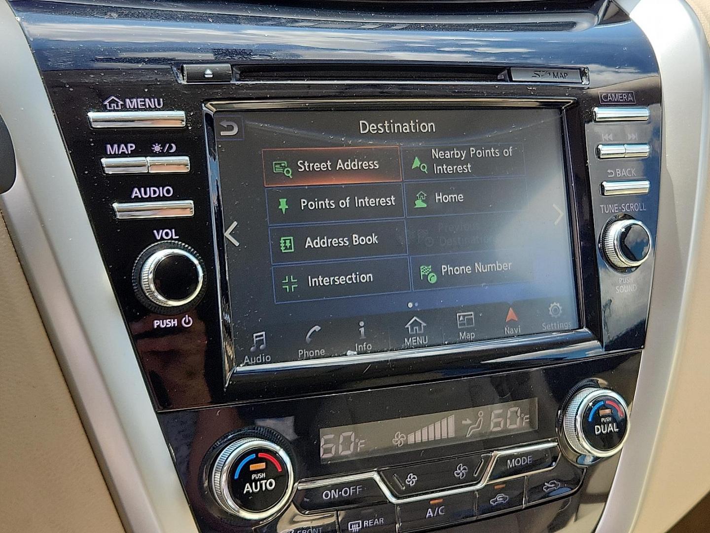 2015 GRAY Nissan Murano SL (5N1AZ2MG8FN) with an 3.5L V-6 DOHC, variable valve control, regular unleaded, engine with 260HP engine, located at 4711 Ave Q, Lubbock, TX, 79412, (806) 687-2362, 33.551304, -101.855293 - Photo#14