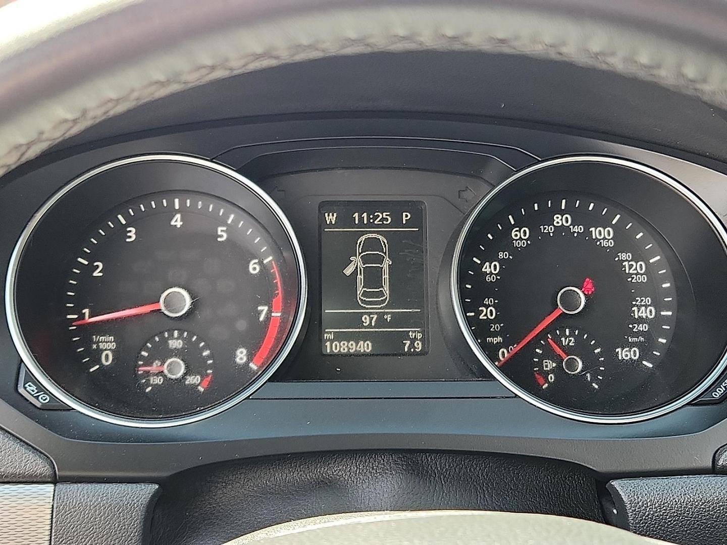 2015 BLACK Volkswagen Jetta 1.8T SE (3VWD17AJ1FM) with an 1.8L I-4 gasoline direct injection, DOHC, variable valve control, intercooled turbo, regular unleaded, engine with 170HP engine, located at 4711 Ave Q, Lubbock, TX, 79412, (806) 687-2362, 33.551304, -101.855293 - Photo#13