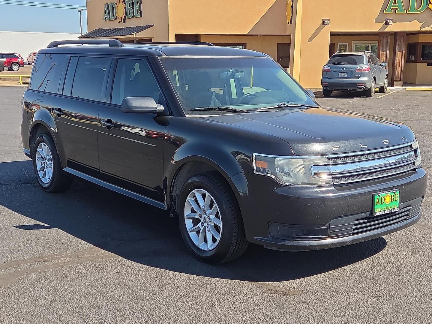 2014 Tuxedo Black Metallic /Charcoal Black - DW Ford Flex SE (2FMGK5B87EB) with an 3.5L V-6 DOHC, variable valve control, regular unleaded, engine with 287HP engine, located at 4711 Ave Q, Lubbock, TX, 79412, (806) 687-2362, 33.551304, -101.855293 - Photo#6