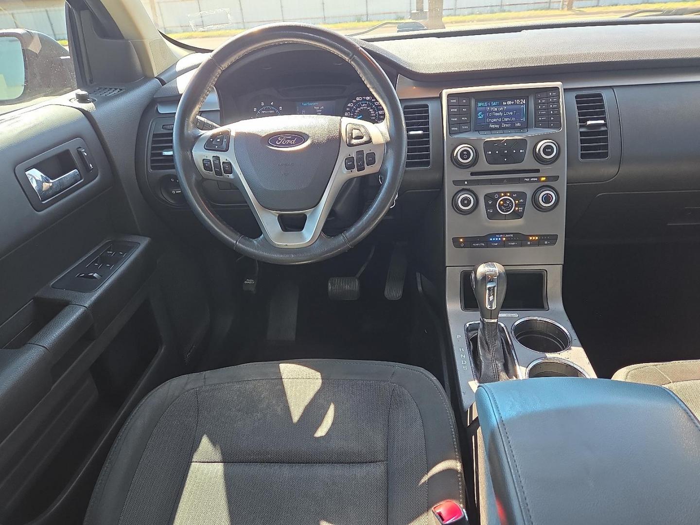 2014 Tuxedo Black Metallic /Charcoal Black - DW Ford Flex SE (2FMGK5B87EB) with an 3.5L V-6 DOHC, variable valve control, regular unleaded, engine with 287HP engine, located at 4711 Ave Q, Lubbock, TX, 79412, (806) 687-2362, 33.551304, -101.855293 - Photo#16