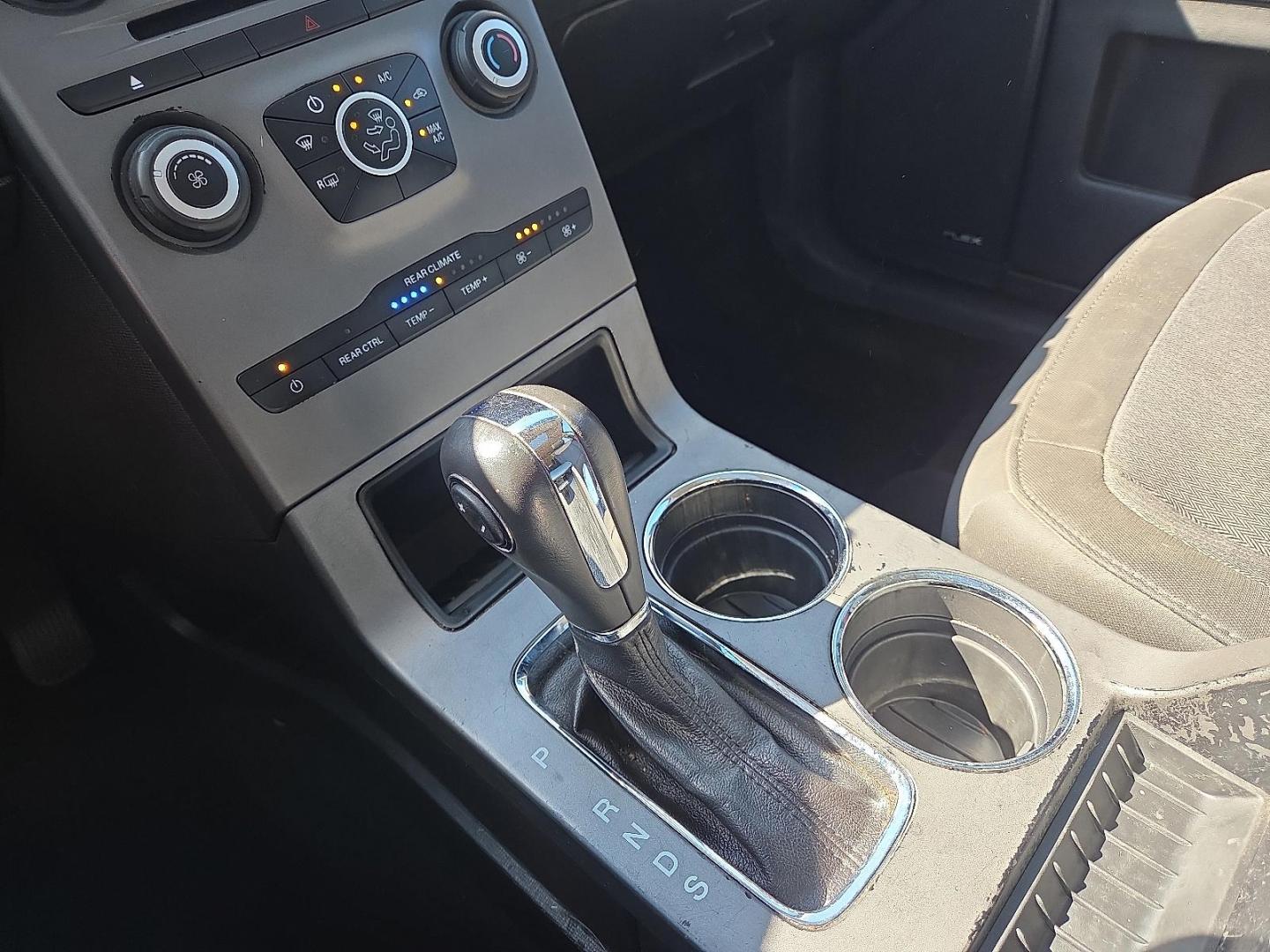 2014 Tuxedo Black Metallic /Charcoal Black - DW Ford Flex SE (2FMGK5B87EB) with an 3.5L V-6 DOHC, variable valve control, regular unleaded, engine with 287HP engine, located at 4711 Ave Q, Lubbock, TX, 79412, (806) 687-2362, 33.551304, -101.855293 - Photo#25