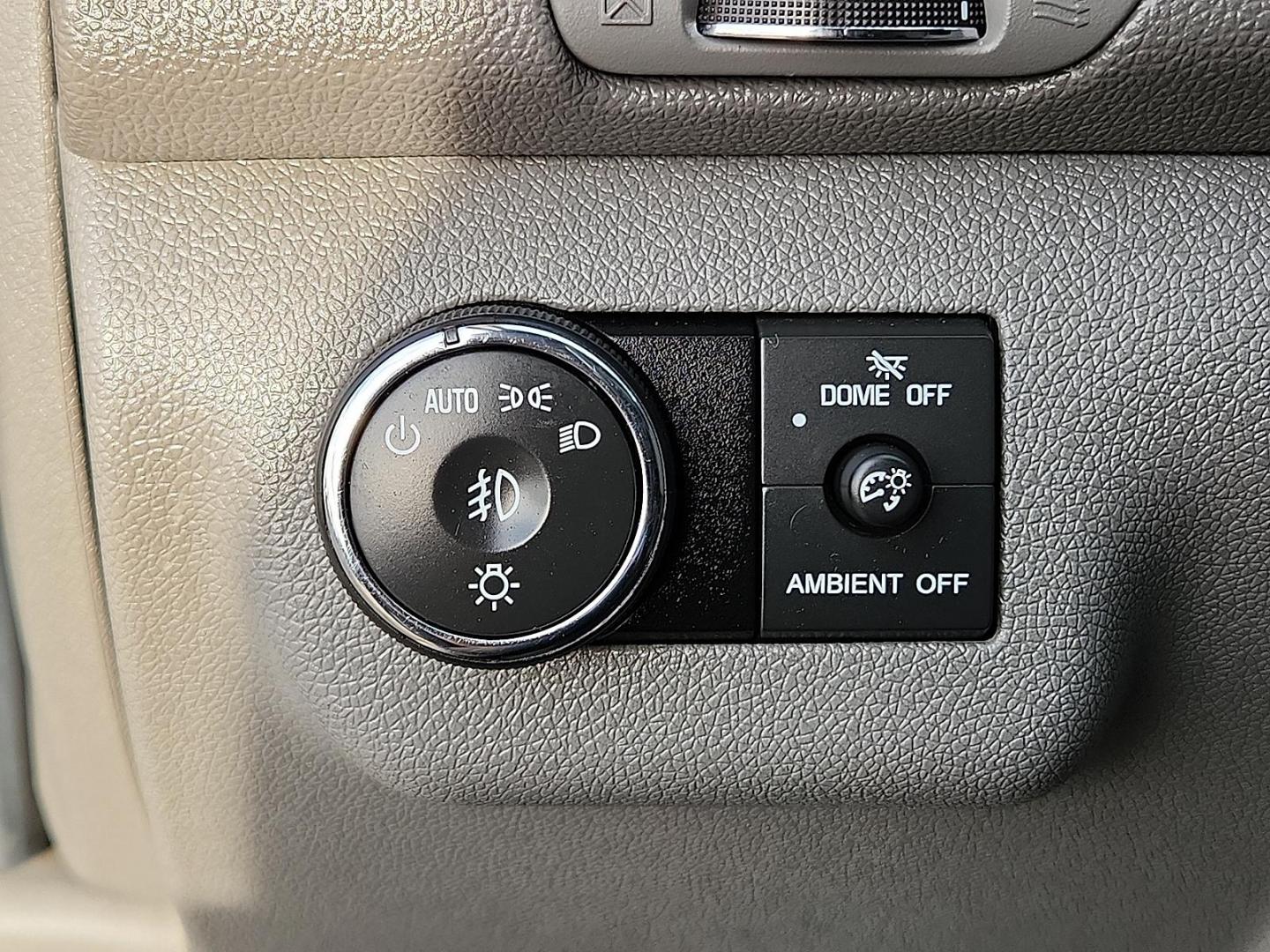 2016 GRAY Chevrolet Traverse 2LT (1GNKVHKD2GJ) with an 3.6L V-6 gasoline direct injection, DOHC, variable valve control, regular unleaded, engine with 281HP engine, located at 4711 Ave Q, Lubbock, TX, 79412, (806) 687-2362, 33.551304, -101.855293 - Photo#29