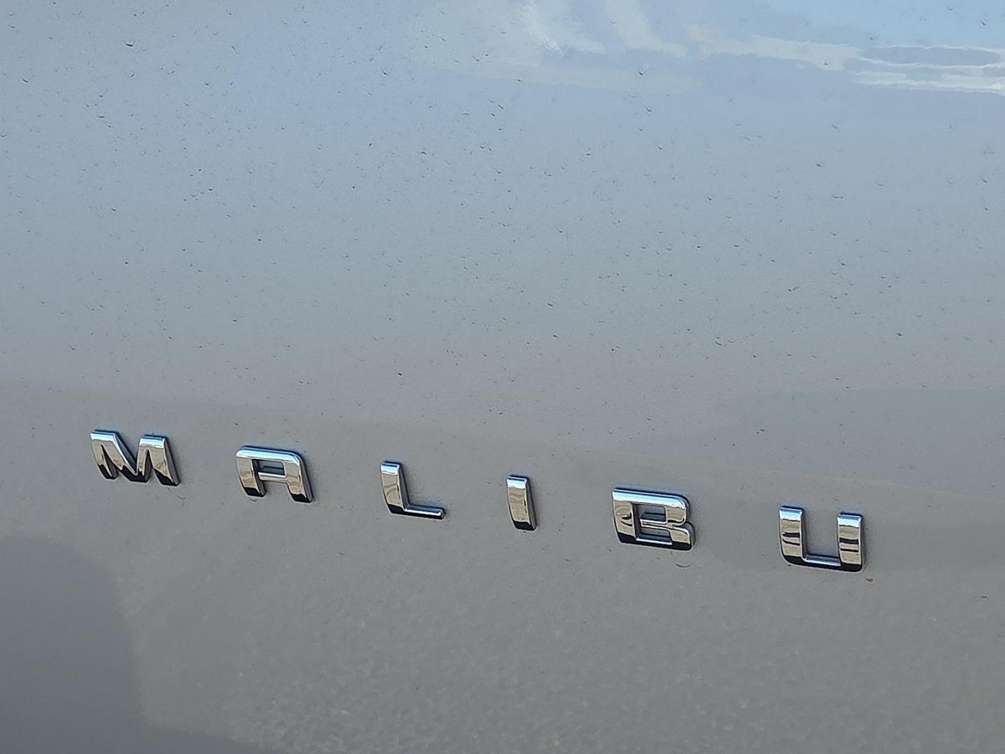 2021 Silver Ice Metallic - GAN /Jet Black - H1T Chevrolet Malibu FWD LT (1G1ZD5ST1MF) with an ECOTEC 1.5L I-4 gasoline direct injection, DOHC, VVT variable valve control, intercooled turbo, regular unleaded, engine with 160HP engine, located at 4711 Ave Q, Lubbock, TX, 79412, (806) 687-2362, 33.551304, -101.855293 - Photo#10