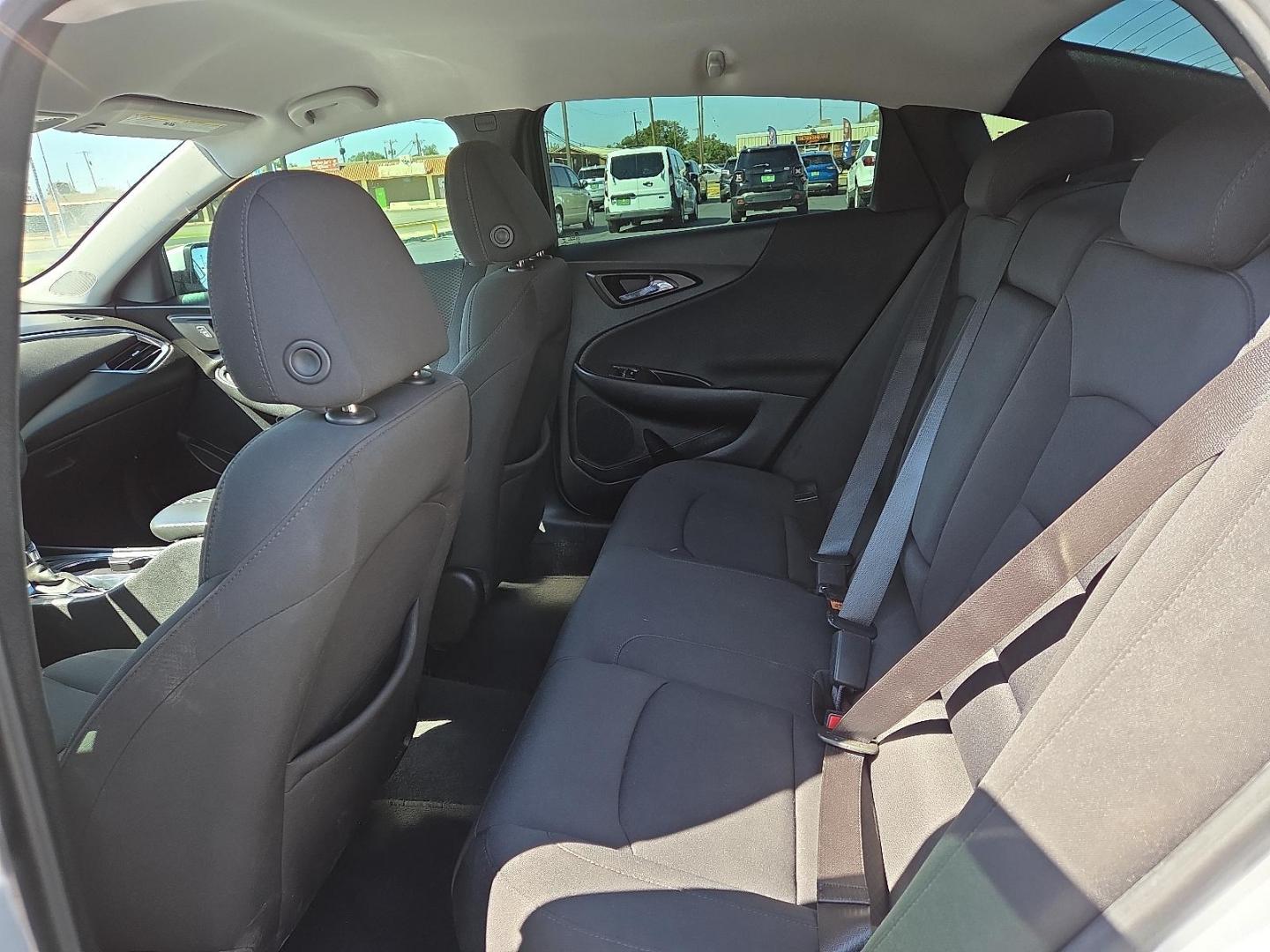 2021 Silver Ice Metallic - GAN /Jet Black - H1T Chevrolet Malibu FWD LT (1G1ZD5ST1MF) with an ECOTEC 1.5L I-4 gasoline direct injection, DOHC, VVT variable valve control, intercooled turbo, regular unleaded, engine with 160HP engine, located at 4711 Ave Q, Lubbock, TX, 79412, (806) 687-2362, 33.551304, -101.855293 - Photo#17