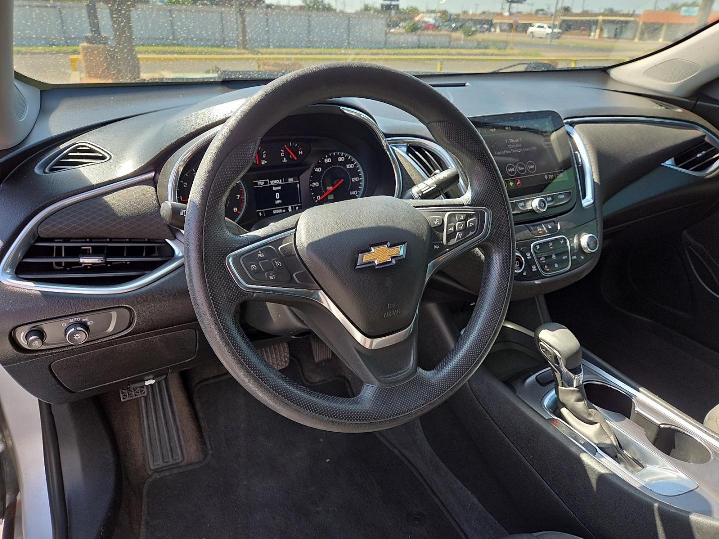 2021 Silver Ice Metallic - GAN /Jet Black - H1T Chevrolet Malibu FWD LT (1G1ZD5ST1MF) with an ECOTEC 1.5L I-4 gasoline direct injection, DOHC, VVT variable valve control, intercooled turbo, regular unleaded, engine with 160HP engine, located at 4711 Ave Q, Lubbock, TX, 79412, (806) 687-2362, 33.551304, -101.855293 - Photo#24