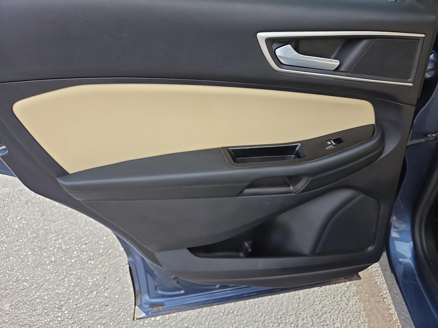 2019 Blue Metallic - FT /Dune - VD Ford Edge SEL (2FMPK3J91KB) with an EcoBoost 2L I-4 gasoline direct injection, DOHC, variable valve control, intercooled turbo, premium unleaded, engine with 250HP engine, located at 4711 Ave Q, Lubbock, TX, 79412, (806) 687-2362, 33.551304, -101.855293 - Photo#20