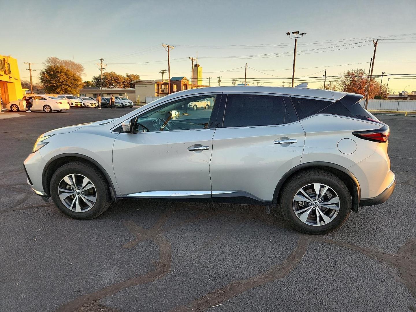 2020 SILVER Nissan Murano S Intelligent AWD (5N1AZ2AS7LN) with an 3.5L V-6 DOHC, variable valve control, regular unleaded, engine with 260HP engine, located at 4711 Ave Q, Lubbock, TX, 79412, (806) 687-2362, 33.551304, -101.855293 - Photo#1