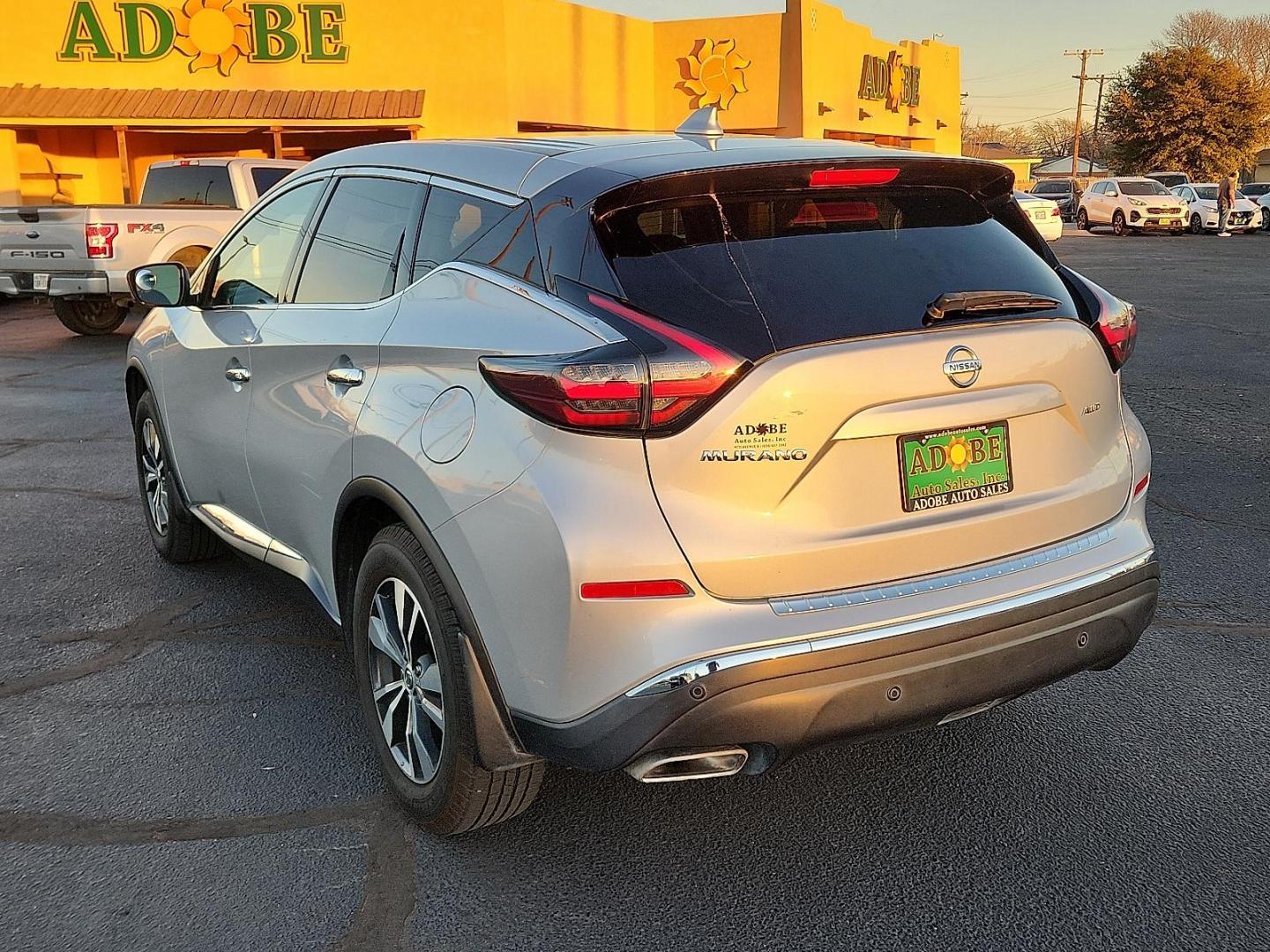 2020 SILVER Nissan Murano S Intelligent AWD (5N1AZ2AS7LN) with an 3.5L V-6 DOHC, variable valve control, regular unleaded, engine with 260HP engine, located at 4711 Ave Q, Lubbock, TX, 79412, (806) 687-2362, 33.551304, -101.855293 - Photo#2