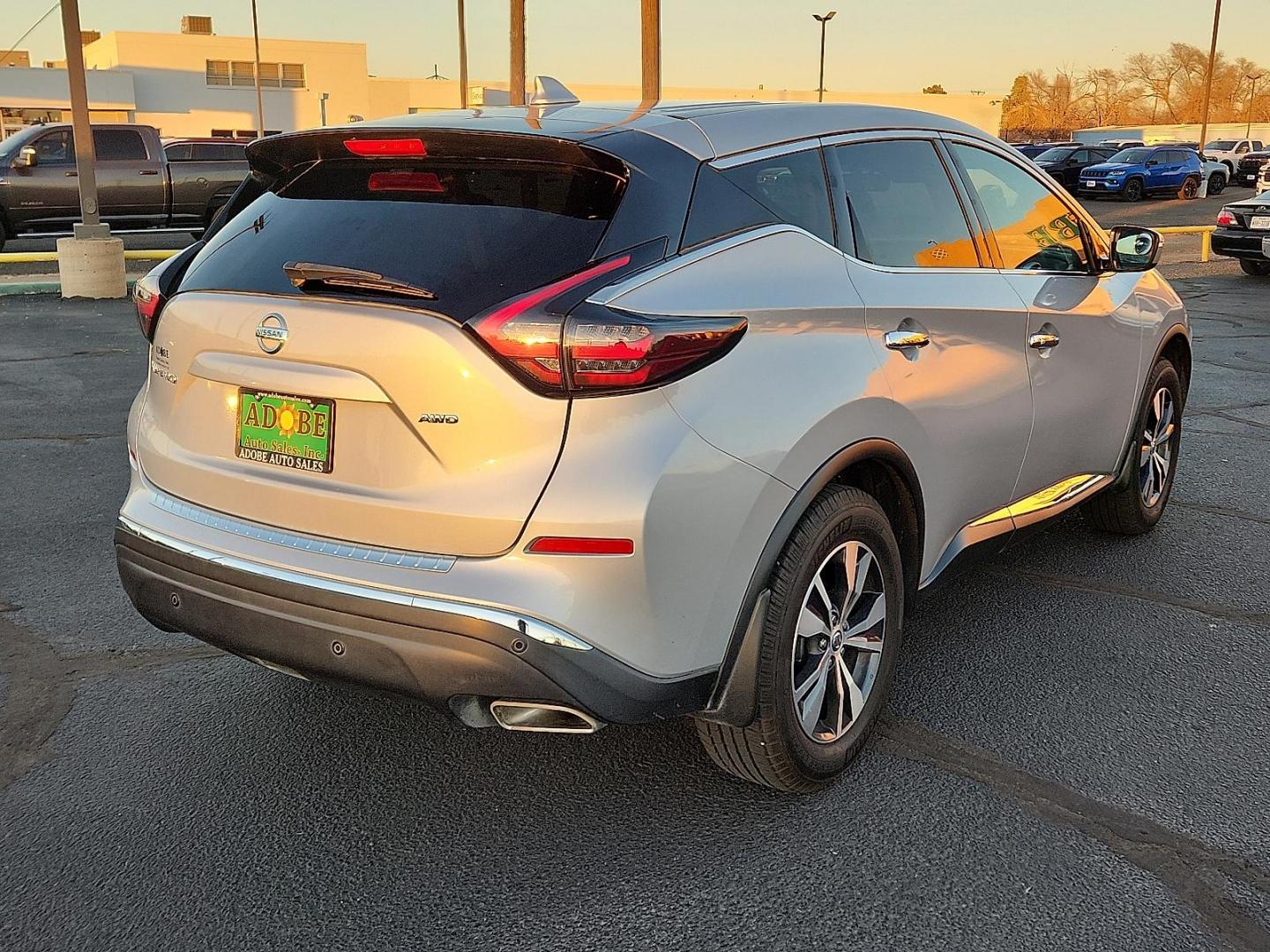 2020 SILVER Nissan Murano S Intelligent AWD (5N1AZ2AS7LN) with an 3.5L V-6 DOHC, variable valve control, regular unleaded, engine with 260HP engine, located at 4711 Ave Q, Lubbock, TX, 79412, (806) 687-2362, 33.551304, -101.855293 - Photo#3