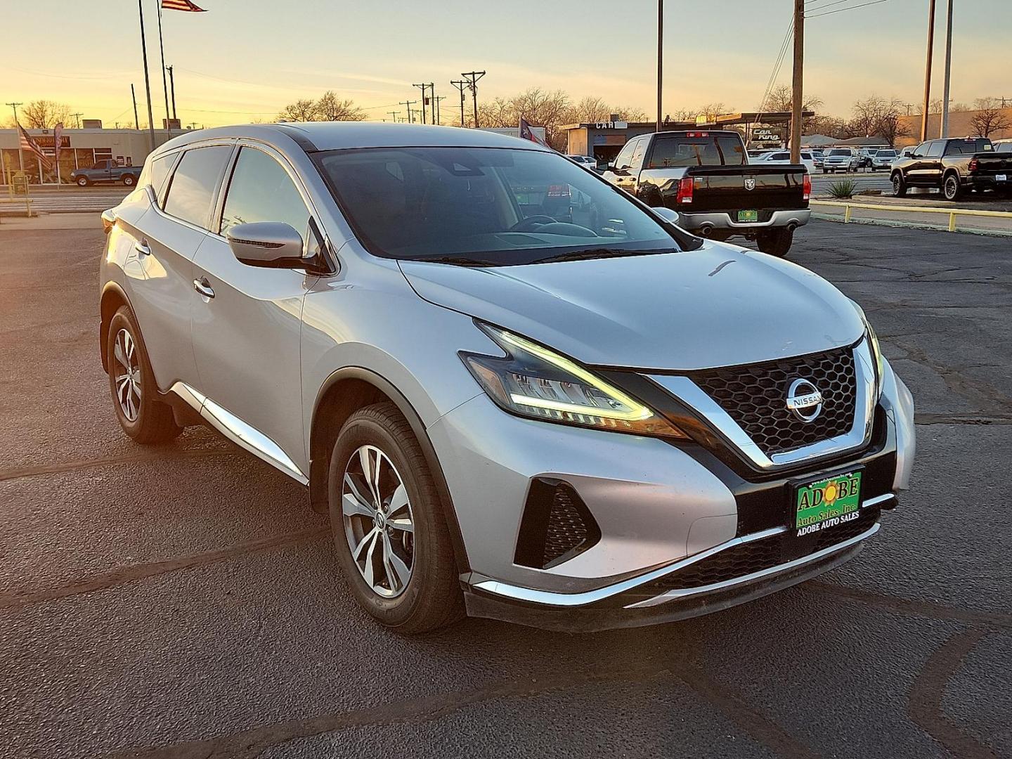 2020 SILVER Nissan Murano S Intelligent AWD (5N1AZ2AS7LN) with an 3.5L V-6 DOHC, variable valve control, regular unleaded, engine with 260HP engine, located at 4711 Ave Q, Lubbock, TX, 79412, (806) 687-2362, 33.551304, -101.855293 - Photo#5