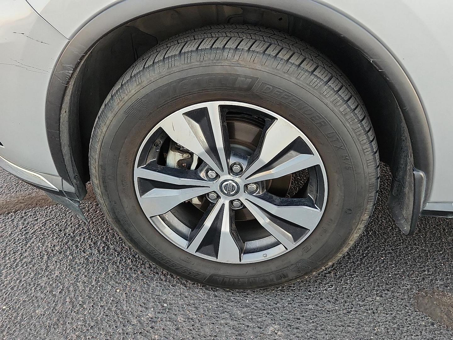 2020 SILVER Nissan Murano S Intelligent AWD (5N1AZ2AS7LN) with an 3.5L V-6 DOHC, variable valve control, regular unleaded, engine with 260HP engine, located at 4711 Ave Q, Lubbock, TX, 79412, (806) 687-2362, 33.551304, -101.855293 - Photo#6