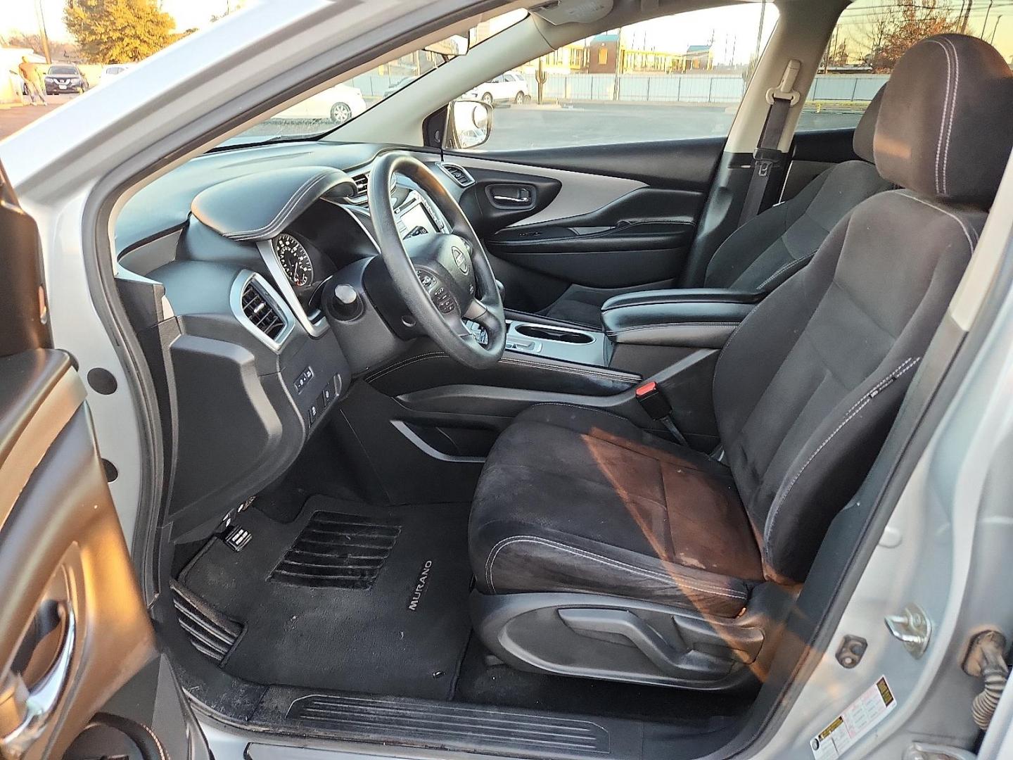 2020 SILVER Nissan Murano S Intelligent AWD (5N1AZ2AS7LN) with an 3.5L V-6 DOHC, variable valve control, regular unleaded, engine with 260HP engine, located at 4711 Ave Q, Lubbock, TX, 79412, (806) 687-2362, 33.551304, -101.855293 - Photo#10