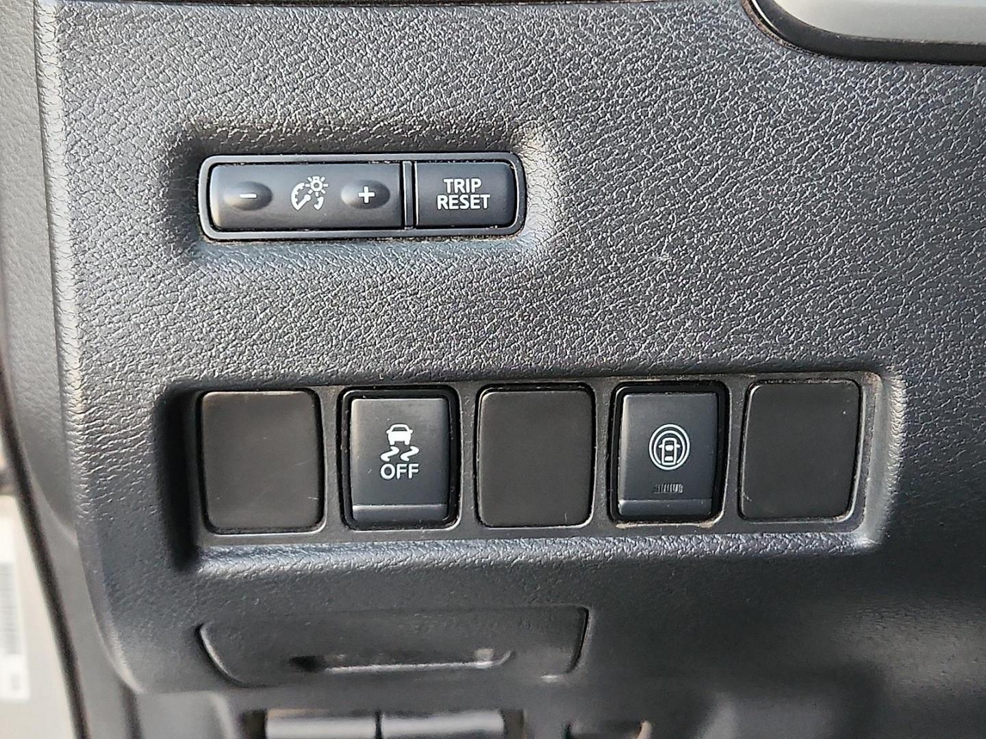 2020 SILVER Nissan Murano S Intelligent AWD (5N1AZ2AS7LN) with an 3.5L V-6 DOHC, variable valve control, regular unleaded, engine with 260HP engine, located at 4711 Ave Q, Lubbock, TX, 79412, (806) 687-2362, 33.551304, -101.855293 - Photo#16