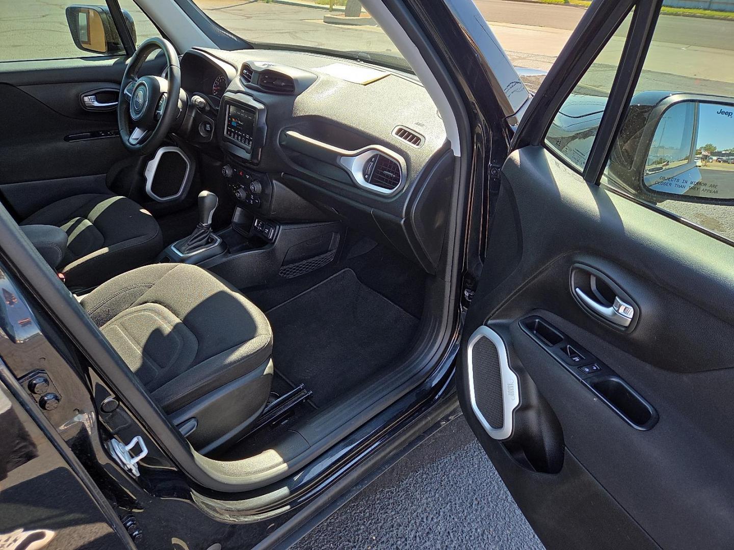 2018 Black /Black - X9 Jeep Renegade Latitude FWD (ZACCJABB9JP) with an Tigershark MultiAir 2.4L I-4 variable valve control, regular unleaded, engine with 180HP engine, located at 4711 Ave Q, Lubbock, TX, 79412, (806) 687-2362, 33.551304, -101.855293 - Photo#9
