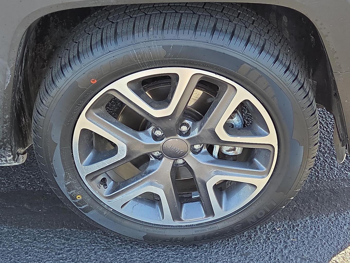 2018 Black /Black - X9 Jeep Renegade Latitude FWD (ZACCJABB9JP) with an Tigershark MultiAir 2.4L I-4 variable valve control, regular unleaded, engine with 180HP engine, located at 4711 Ave Q, Lubbock, TX, 79412, (806) 687-2362, 33.551304, -101.855293 - Photo#12