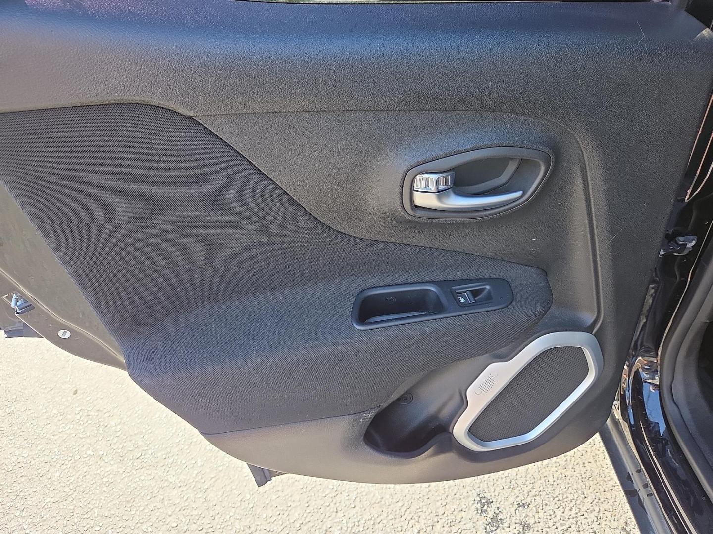 2018 Black /Black - X9 Jeep Renegade Latitude FWD (ZACCJABB9JP) with an Tigershark MultiAir 2.4L I-4 variable valve control, regular unleaded, engine with 180HP engine, located at 4711 Ave Q, Lubbock, TX, 79412, (806) 687-2362, 33.551304, -101.855293 - Photo#17