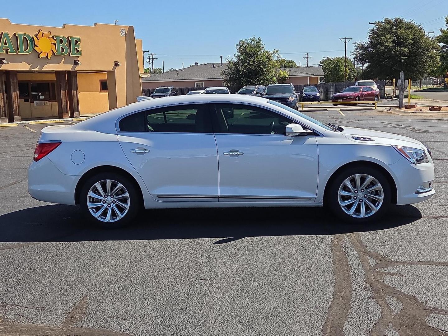 2015 White Frost Tricoat - G1W /Light Neutral/Cocoa Accents - H1V Buick LaCrosse Leather (1G4GB5G32FF) with an 3.6L V-6 gasoline direct injection, DOHC, variable valve control, regular unleaded, engine with 304HP engine, located at 4711 Ave Q, Lubbock, TX, 79412, (806) 687-2362, 33.551304, -101.855293 - Photo#5
