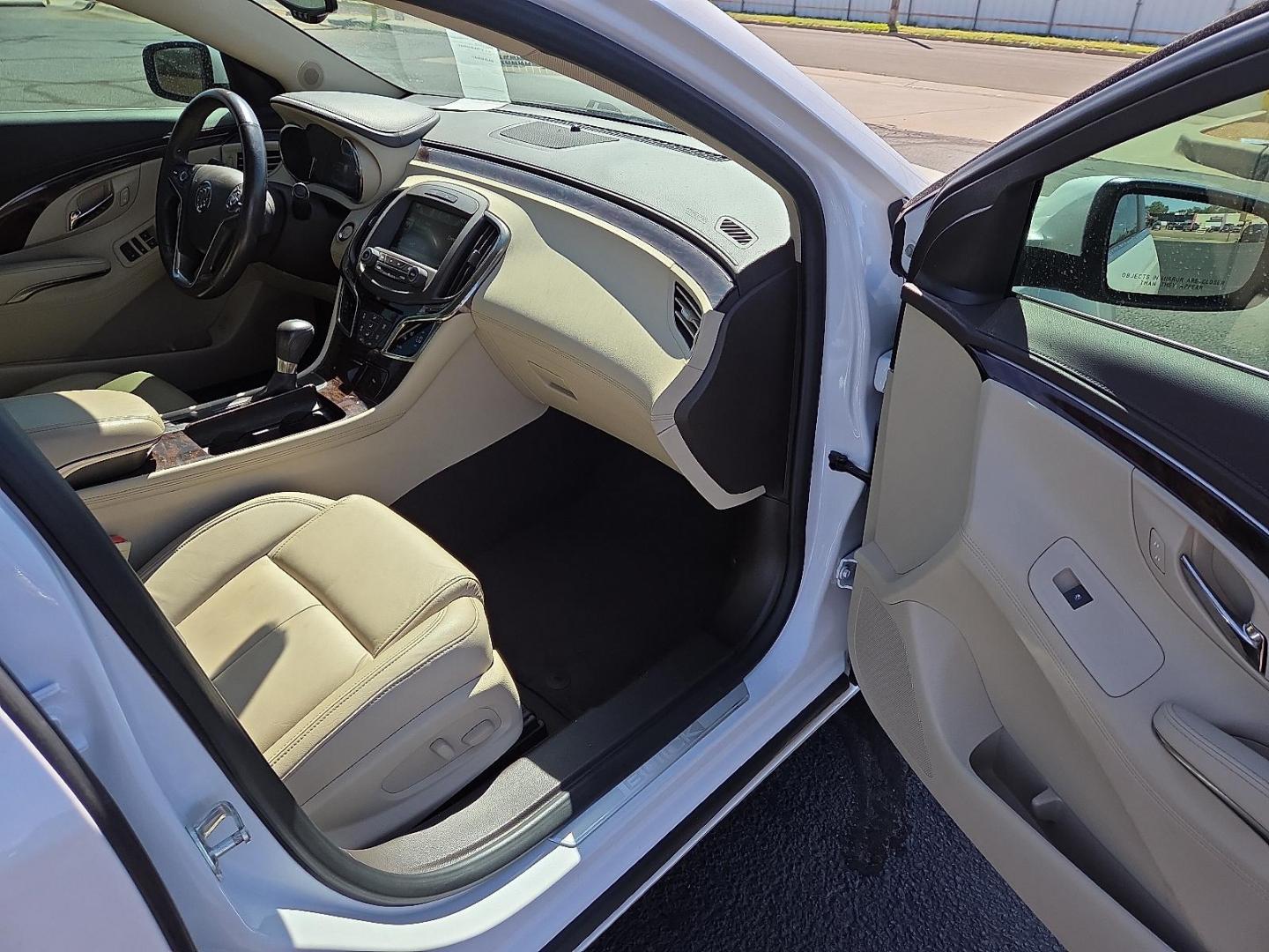 2015 White Frost Tricoat - G1W /Light Neutral/Cocoa Accents - H1V Buick LaCrosse Leather (1G4GB5G32FF) with an 3.6L V-6 gasoline direct injection, DOHC, variable valve control, regular unleaded, engine with 304HP engine, located at 4711 Ave Q, Lubbock, TX, 79412, (806) 687-2362, 33.551304, -101.855293 - Photo#10