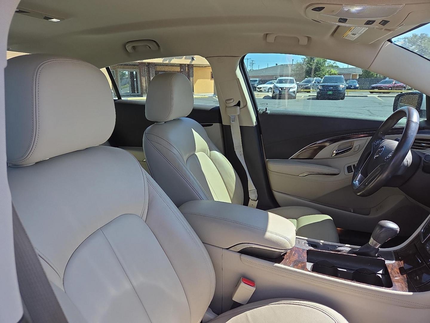 2015 White Frost Tricoat - G1W /Light Neutral/Cocoa Accents - H1V Buick LaCrosse Leather (1G4GB5G32FF) with an 3.6L V-6 gasoline direct injection, DOHC, variable valve control, regular unleaded, engine with 304HP engine, located at 4711 Ave Q, Lubbock, TX, 79412, (806) 687-2362, 33.551304, -101.855293 - Photo#12