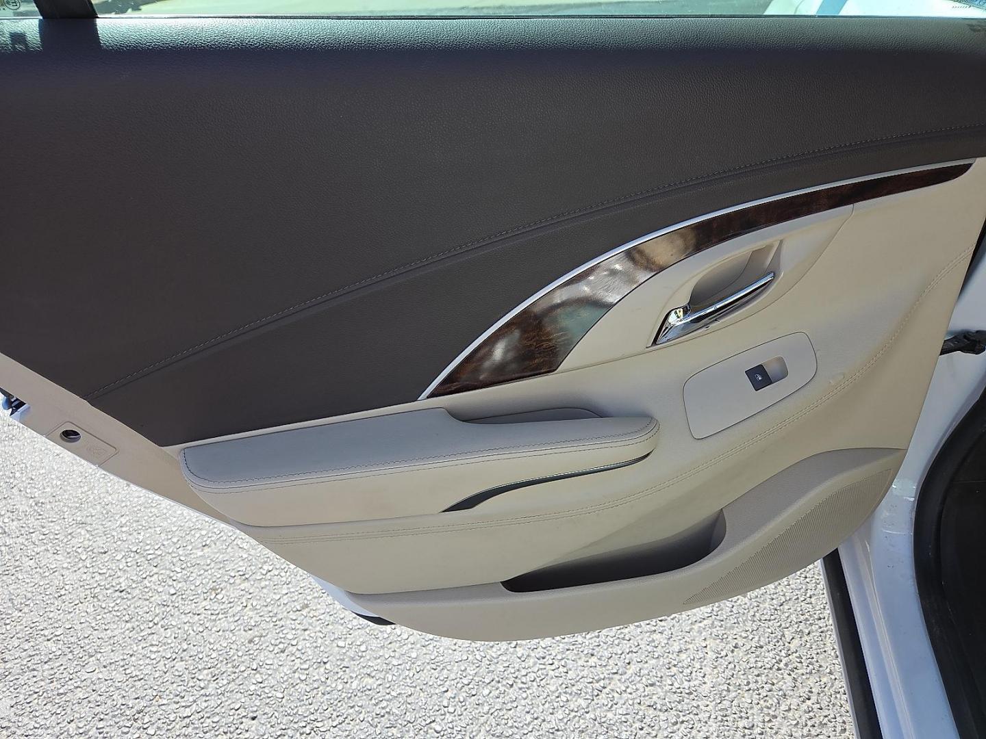 2015 White Frost Tricoat - G1W /Light Neutral/Cocoa Accents - H1V Buick LaCrosse Leather (1G4GB5G32FF) with an 3.6L V-6 gasoline direct injection, DOHC, variable valve control, regular unleaded, engine with 304HP engine, located at 4711 Ave Q, Lubbock, TX, 79412, (806) 687-2362, 33.551304, -101.855293 - Photo#19