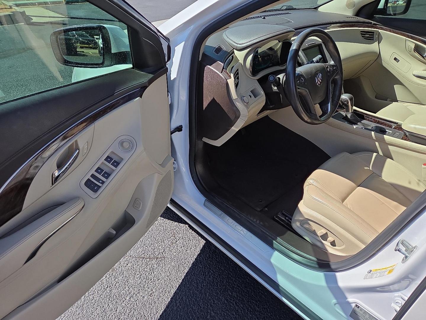 2015 White Frost Tricoat - G1W /Light Neutral/Cocoa Accents - H1V Buick LaCrosse Leather (1G4GB5G32FF) with an 3.6L V-6 gasoline direct injection, DOHC, variable valve control, regular unleaded, engine with 304HP engine, located at 4711 Ave Q, Lubbock, TX, 79412, (806) 687-2362, 33.551304, -101.855293 - Photo#20