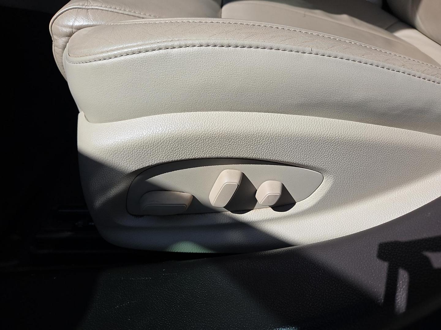 2015 White Frost Tricoat - G1W /Light Neutral/Cocoa Accents - H1V Buick LaCrosse Leather (1G4GB5G32FF) with an 3.6L V-6 gasoline direct injection, DOHC, variable valve control, regular unleaded, engine with 304HP engine, located at 4711 Ave Q, Lubbock, TX, 79412, (806) 687-2362, 33.551304, -101.855293 - Photo#22