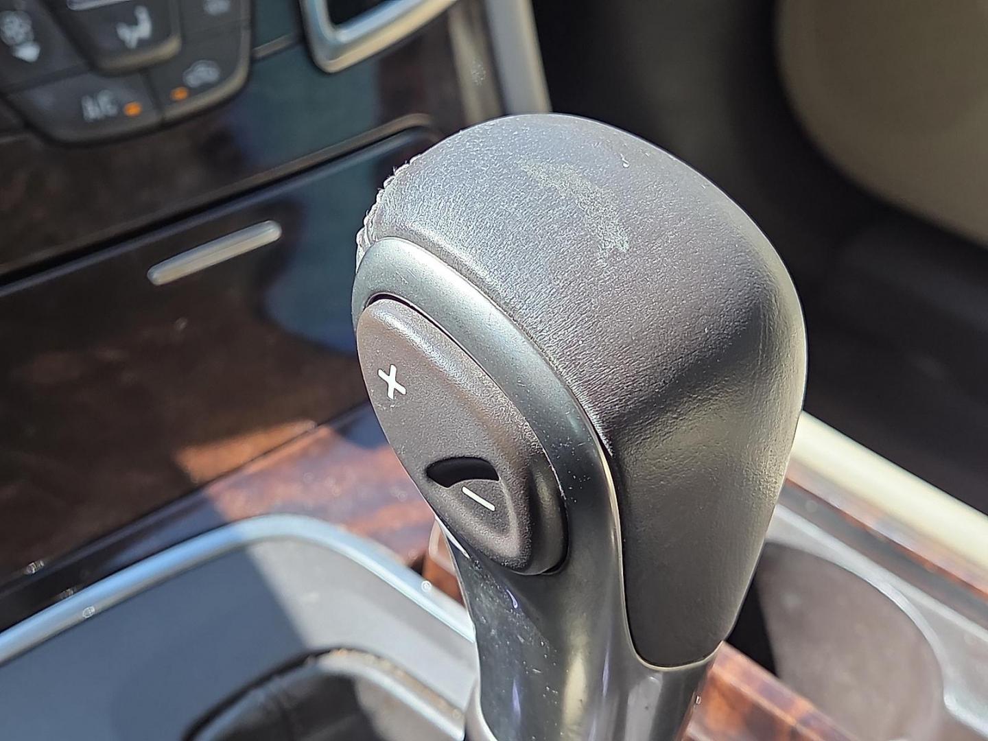 2015 White Frost Tricoat - G1W /Light Neutral/Cocoa Accents - H1V Buick LaCrosse Leather (1G4GB5G32FF) with an 3.6L V-6 gasoline direct injection, DOHC, variable valve control, regular unleaded, engine with 304HP engine, located at 4711 Ave Q, Lubbock, TX, 79412, (806) 687-2362, 33.551304, -101.855293 - Photo#27