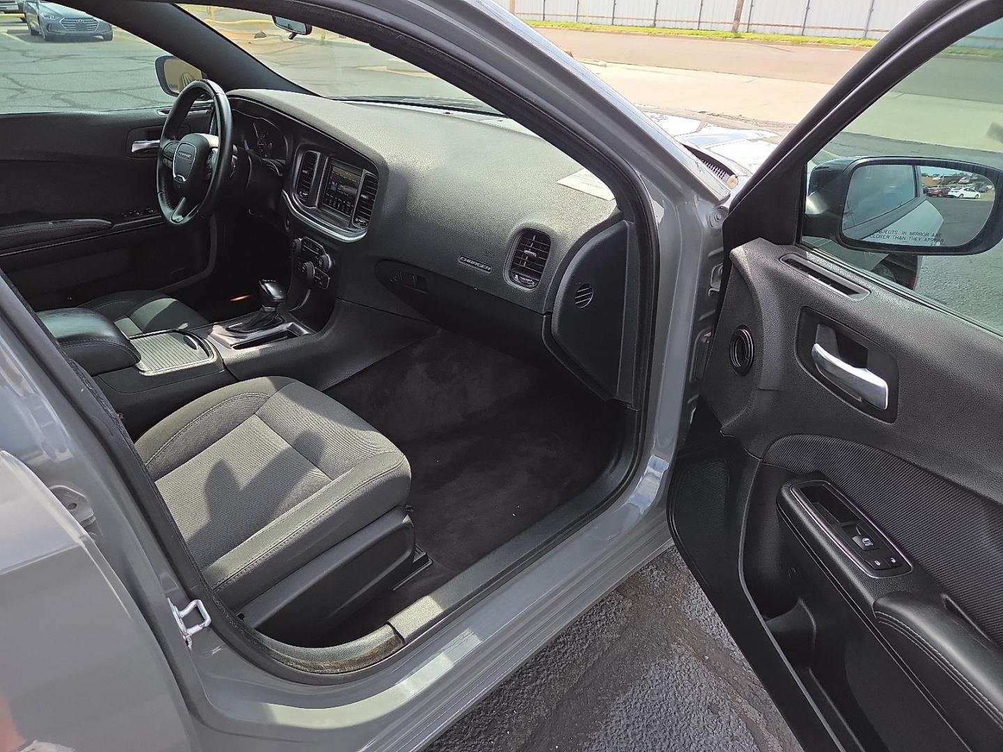 2018 Destroyer Gray Clearcoat - PDN /Black - X9 Dodge Charger SXT RWD (2C3CDXBG3JH) with an Pentastar 3.6L V-6 DOHC, variable valve control, regular unleaded, engine with 292HP engine, located at 4711 Ave Q, Lubbock, TX, 79412, (806) 687-2362, 33.551304, -101.855293 - Photo#10