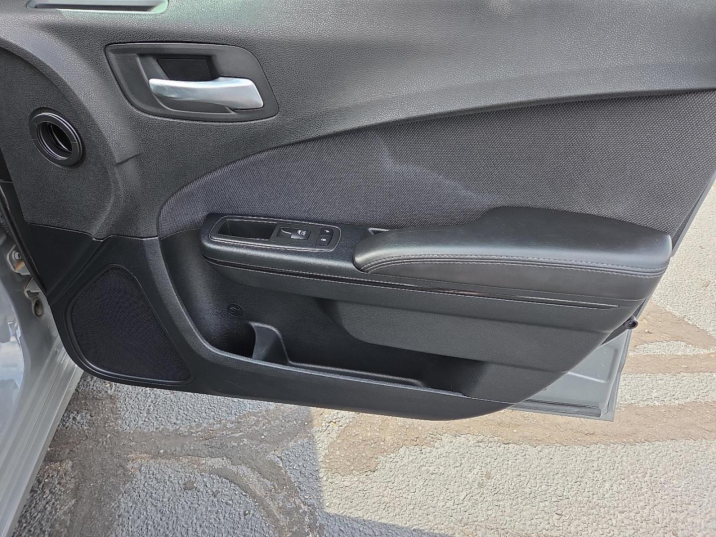 2018 Destroyer Gray Clearcoat - PDN /Black - X9 Dodge Charger SXT RWD (2C3CDXBG3JH) with an Pentastar 3.6L V-6 DOHC, variable valve control, regular unleaded, engine with 292HP engine, located at 4711 Ave Q, Lubbock, TX, 79412, (806) 687-2362, 33.551304, -101.855293 - Photo#12