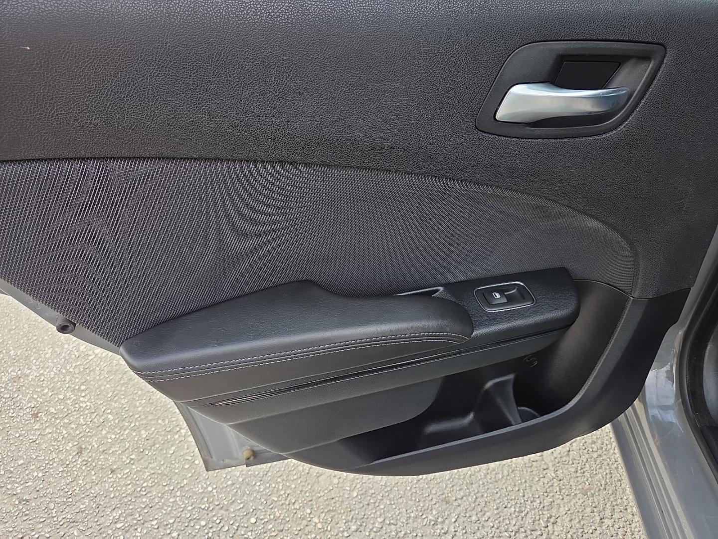 2018 Destroyer Gray Clearcoat - PDN /Black - X9 Dodge Charger SXT RWD (2C3CDXBG3JH) with an Pentastar 3.6L V-6 DOHC, variable valve control, regular unleaded, engine with 292HP engine, located at 4711 Ave Q, Lubbock, TX, 79412, (806) 687-2362, 33.551304, -101.855293 - Photo#18