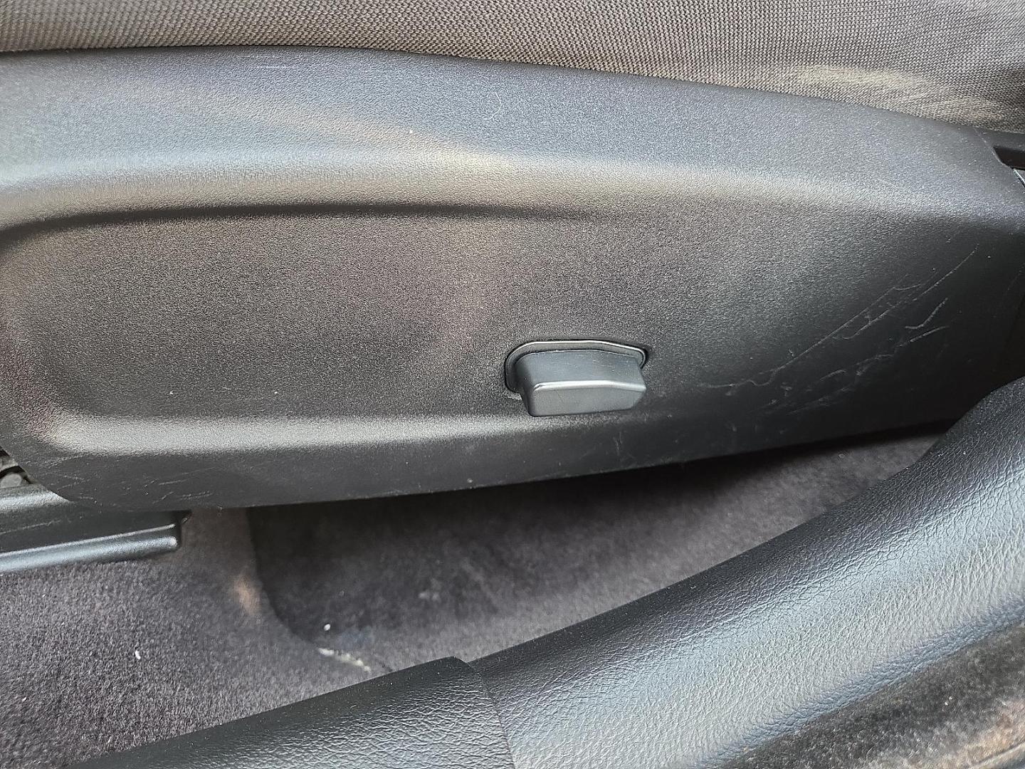 2018 Destroyer Gray Clearcoat - PDN /Black - X9 Dodge Charger SXT RWD (2C3CDXBG3JH) with an Pentastar 3.6L V-6 DOHC, variable valve control, regular unleaded, engine with 292HP engine, located at 4711 Ave Q, Lubbock, TX, 79412, (806) 687-2362, 33.551304, -101.855293 - Photo#21