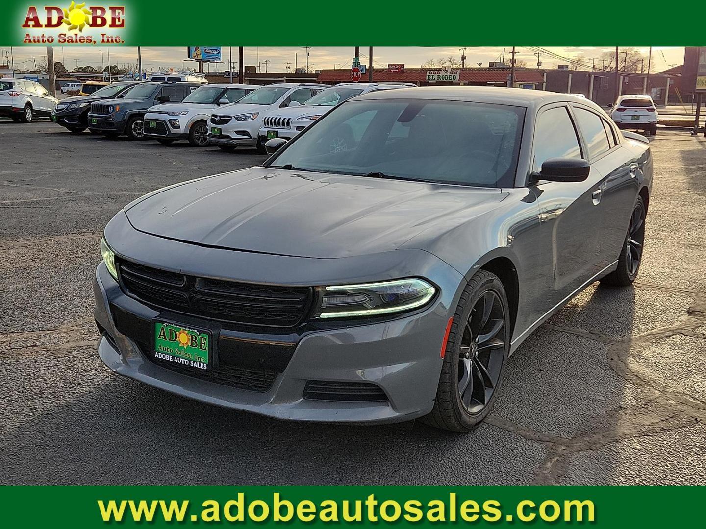 2018 GRAY Dodge Charger SXT RWD (2C3CDXBG3JH) with an Pentastar 3.6L V-6 DOHC, variable valve control, regular unleaded, engine with 292HP engine, located at 4711 Ave Q, Lubbock, TX, 79412, (806) 687-2362, 33.551304, -101.855293 - Photo#0