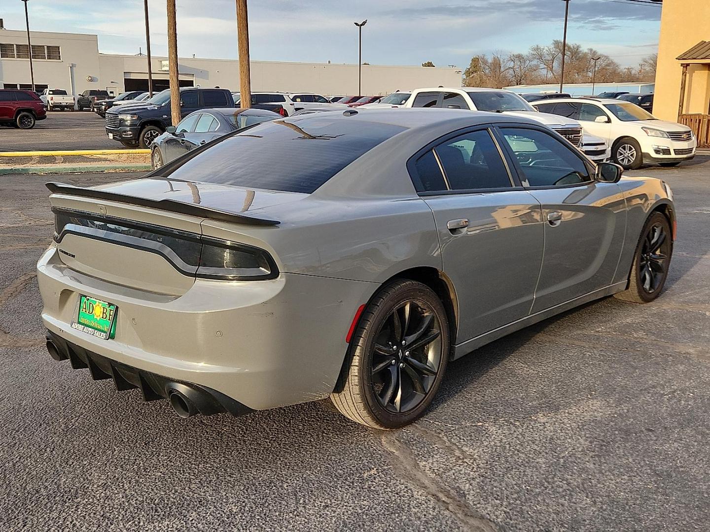 2018 GRAY Dodge Charger SXT RWD (2C3CDXBG3JH) with an Pentastar 3.6L V-6 DOHC, variable valve control, regular unleaded, engine with 292HP engine, located at 4711 Ave Q, Lubbock, TX, 79412, (806) 687-2362, 33.551304, -101.855293 - Photo#3