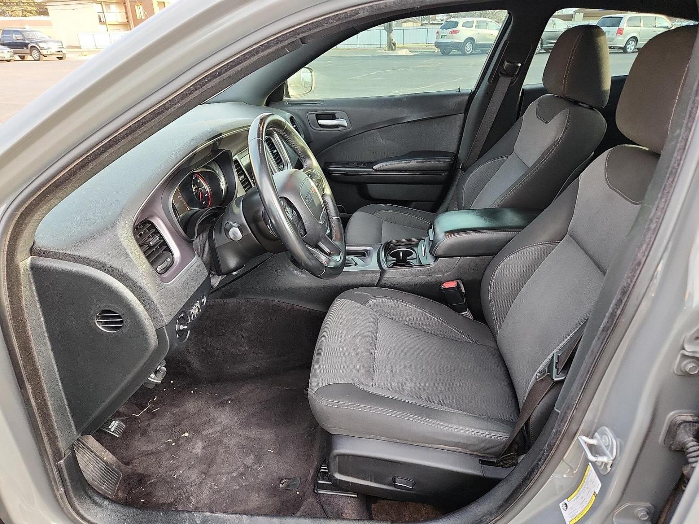 2018 GRAY Dodge Charger SXT RWD (2C3CDXBG3JH) with an Pentastar 3.6L V-6 DOHC, variable valve control, regular unleaded, engine with 292HP engine, located at 4711 Ave Q, Lubbock, TX, 79412, (806) 687-2362, 33.551304, -101.855293 - Photo#10
