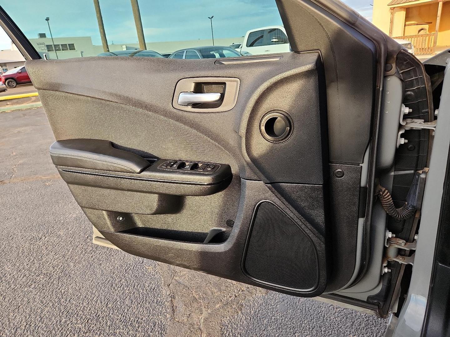 2018 GRAY Dodge Charger SXT RWD (2C3CDXBG3JH) with an Pentastar 3.6L V-6 DOHC, variable valve control, regular unleaded, engine with 292HP engine, located at 4711 Ave Q, Lubbock, TX, 79412, (806) 687-2362, 33.551304, -101.855293 - Photo#11