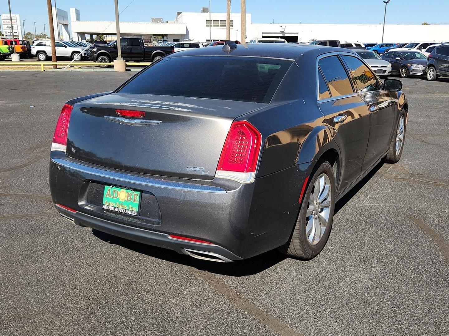 2017 GRAY Chrysler 300C AWD (2C3CCAKG6HH) with an Pentastar 3.6L V-6 DOHC, variable valve control, regular unleaded, engine with 292HP engine, located at 4711 Ave Q, Lubbock, TX, 79412, (806) 687-2362, 33.551304, -101.855293 - Photo#3