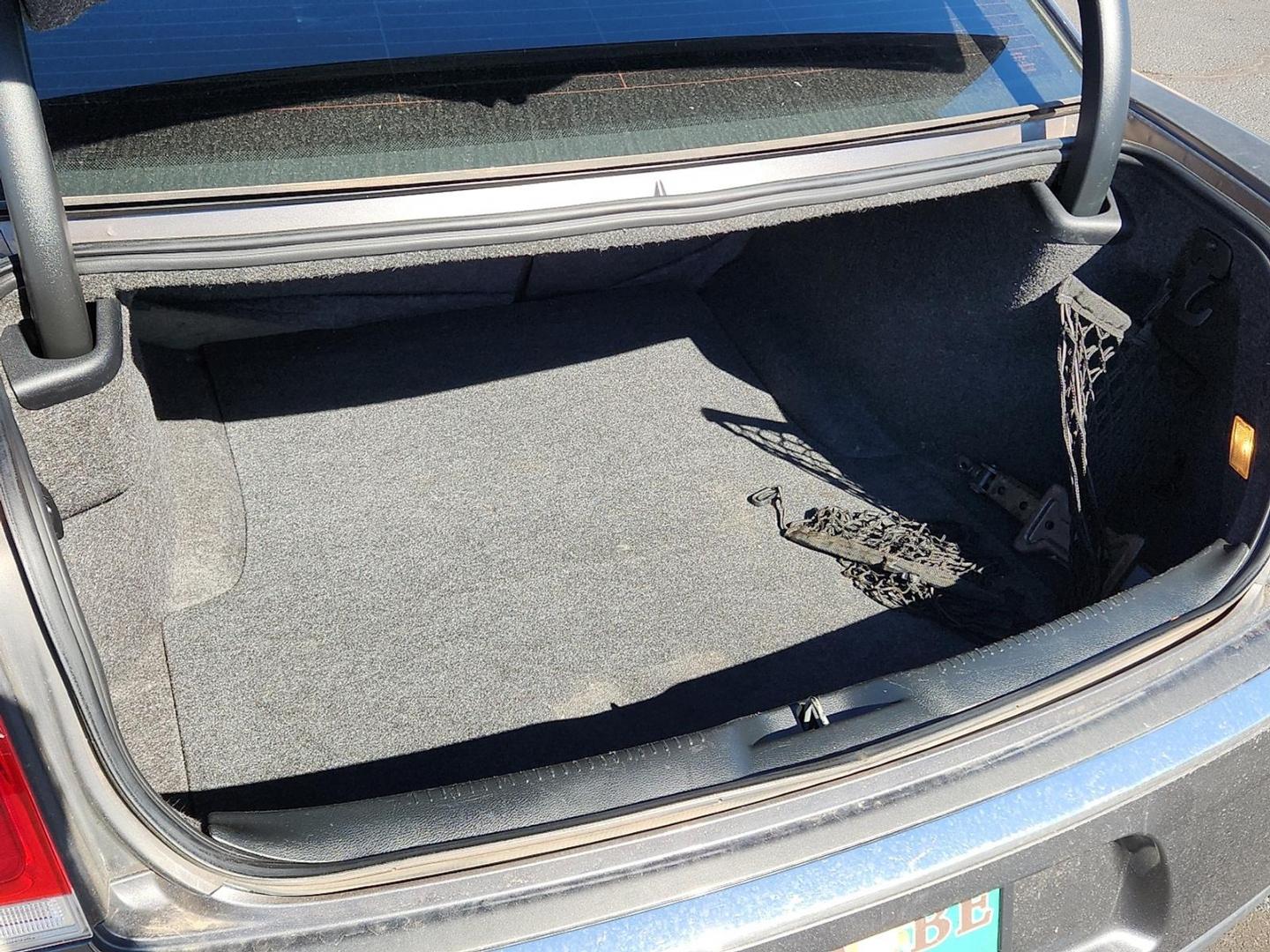 2017 GRAY Chrysler 300C AWD (2C3CCAKG6HH) with an Pentastar 3.6L V-6 DOHC, variable valve control, regular unleaded, engine with 292HP engine, located at 4711 Ave Q, Lubbock, TX, 79412, (806) 687-2362, 33.551304, -101.855293 - Photo#7