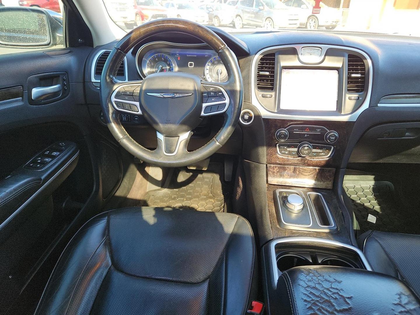 2017 GRAY Chrysler 300C AWD (2C3CCAKG6HH) with an Pentastar 3.6L V-6 DOHC, variable valve control, regular unleaded, engine with 292HP engine, located at 4711 Ave Q, Lubbock, TX, 79412, (806) 687-2362, 33.551304, -101.855293 - Photo#10