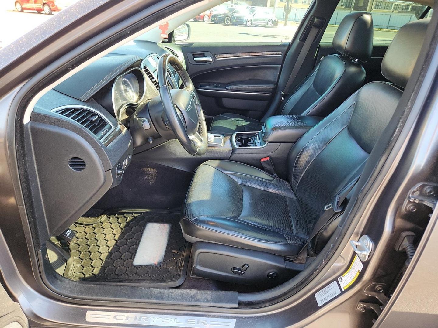 2017 GRAY Chrysler 300C AWD (2C3CCAKG6HH) with an Pentastar 3.6L V-6 DOHC, variable valve control, regular unleaded, engine with 292HP engine, located at 4711 Ave Q, Lubbock, TX, 79412, (806) 687-2362, 33.551304, -101.855293 - Photo#12