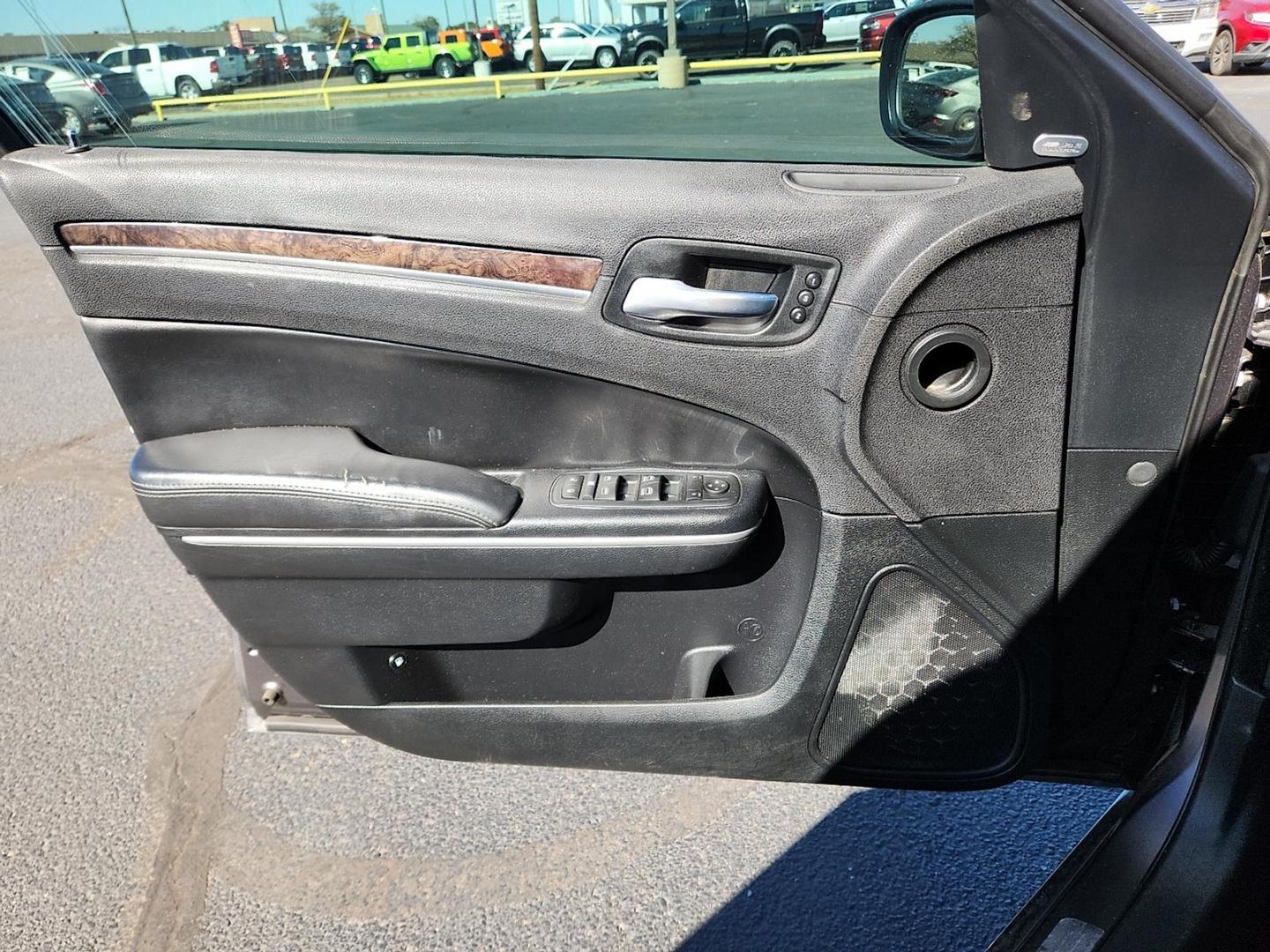 2017 GRAY Chrysler 300C AWD (2C3CCAKG6HH) with an Pentastar 3.6L V-6 DOHC, variable valve control, regular unleaded, engine with 292HP engine, located at 4711 Ave Q, Lubbock, TX, 79412, (806) 687-2362, 33.551304, -101.855293 - Photo#14