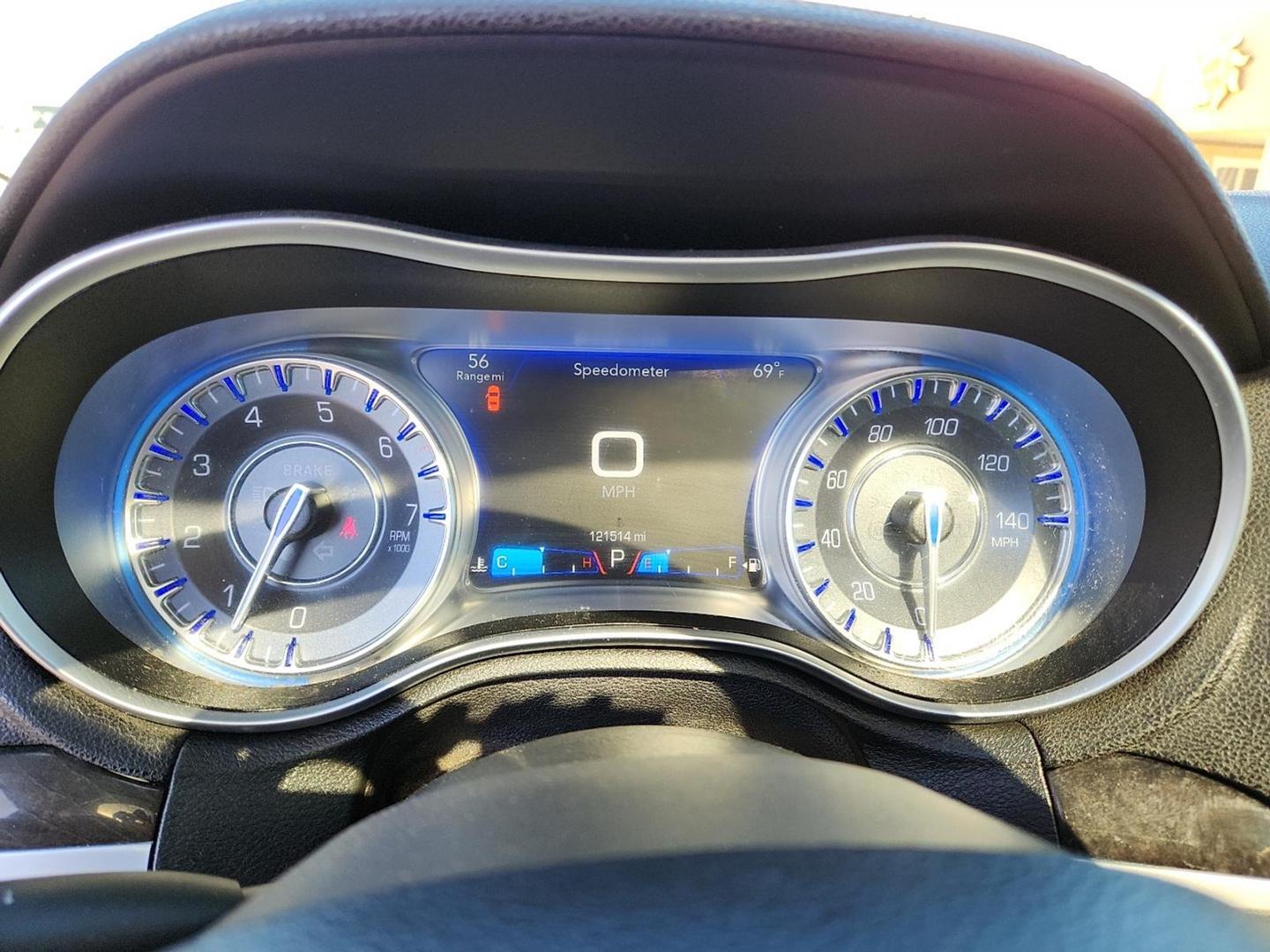 2017 GRAY Chrysler 300C AWD (2C3CCAKG6HH) with an Pentastar 3.6L V-6 DOHC, variable valve control, regular unleaded, engine with 292HP engine, located at 4711 Ave Q, Lubbock, TX, 79412, (806) 687-2362, 33.551304, -101.855293 - Photo#20