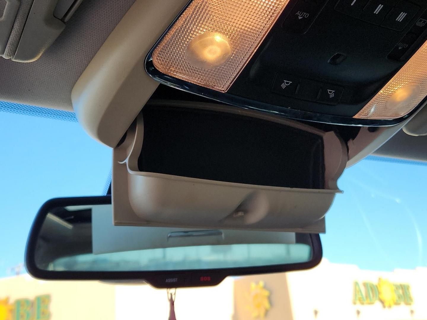 2017 GRAY Chrysler 300C AWD (2C3CCAKG6HH) with an Pentastar 3.6L V-6 DOHC, variable valve control, regular unleaded, engine with 292HP engine, located at 4711 Ave Q, Lubbock, TX, 79412, (806) 687-2362, 33.551304, -101.855293 - Photo#26