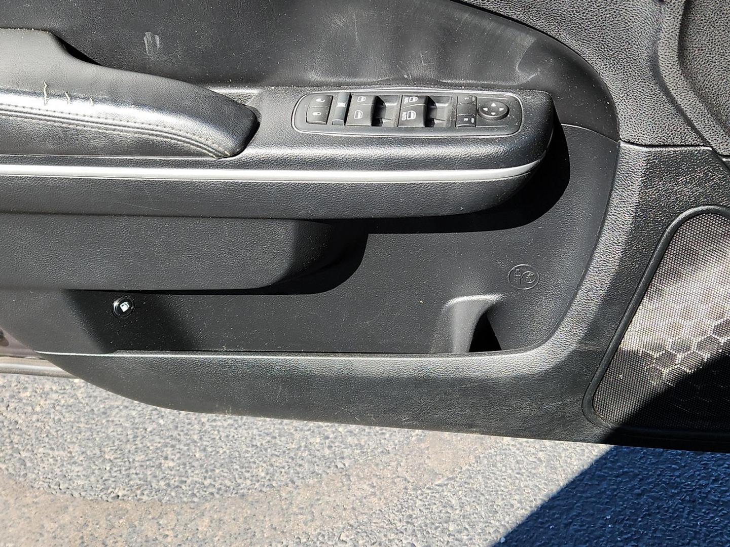 2017 GRAY Chrysler 300C AWD (2C3CCAKG6HH) with an Pentastar 3.6L V-6 DOHC, variable valve control, regular unleaded, engine with 292HP engine, located at 4711 Ave Q, Lubbock, TX, 79412, (806) 687-2362, 33.551304, -101.855293 - Photo#29